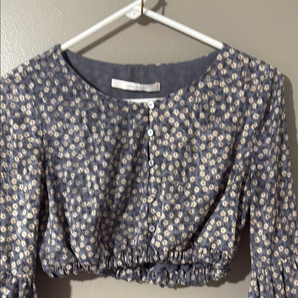 Zara Black and White Crop Blouse with Peter Pan Collar - Picture 2 of 6